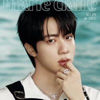 Dalam pemotretan ini, Jin BTS memperagakan koleksi perhiasan mewah merek Prancis, FRED Jewelry, Force 10. Ia tampak memakai cincin seharga Rp 781 juta, yang bertatahkan berlian. Foto: dok. Marie Claire Korea