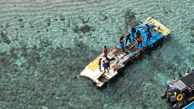 Penampakan Bangkai Kapal yang Renggut Nyawa Pelatih Valencia-3 Anaknya
