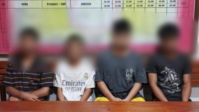 Keempat pelajar SMP yang diamankan diduga pesta sabu di Ketapang. (Dok. Polres Ketapang)