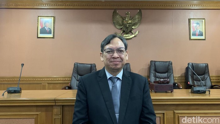 Almaycano Ginting, Konsisten Mengabdi di Dunia Patologi Klinik