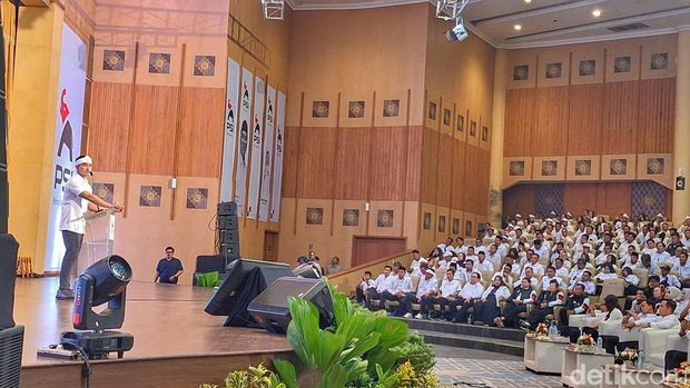 Ketua Umum PSI, Kaesang Pangarep rapat kerja wilayah (Rakerwil) PSI Jawa Barat, di Soreang.