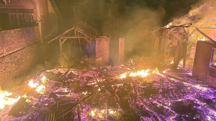 2 Rumah di Cilacap Terbakar gegara Obat Nyamuk, 1 Lansia Tewas