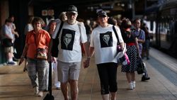 Naik Elvis Express, Penggemar Elvis Menuju Parkes