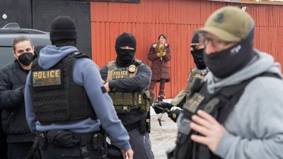 Operasi ICE Federal di Minnesota, Pengamat Konstitusional Ikut Diamankan