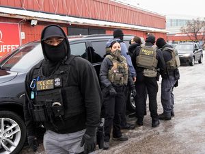 Video Wali Kota Minneapolis Murka Agen Imigrasi AS Tembak Mati Wanita