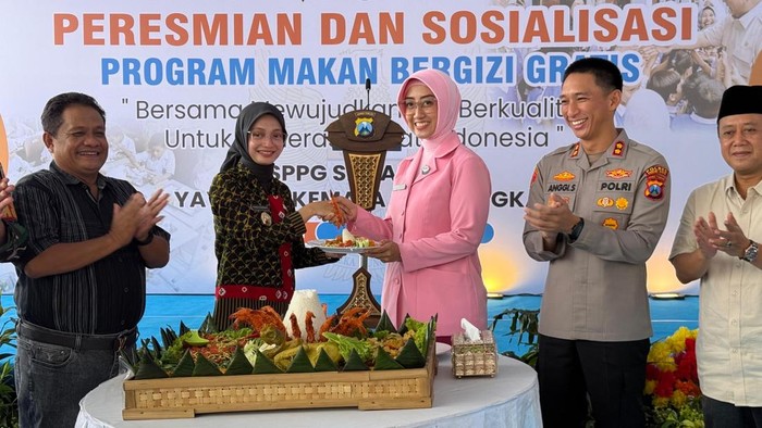 Polres Kediri Kota dan Bhayangkari Resmikan SPPG Semampir 1