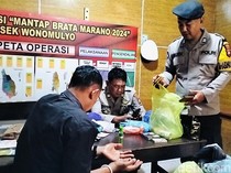 Video: Pria di Polman Dikeroyok Warga gegara Curi Minuman-Rokok