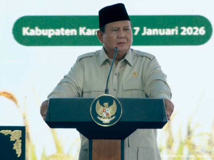 Prabowo dalam acara panen raya dan pengumuman swasembada pangan di Karawang, Jawa Barat, Rabu (7/1/2026)