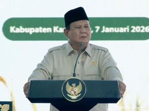 Video: Prabowo Geleng-geleng Kepala, Curhat Bolak-balik Mau Disogok