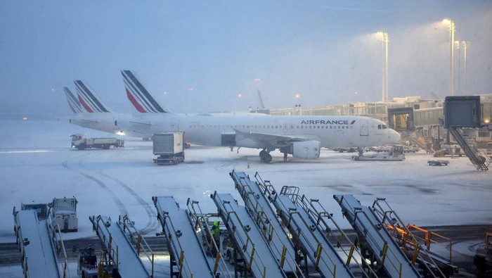 Salju Lumpuhkan Asia Timur, Rusia Alami Musim Dingin Terparah dalam 60 Tahun