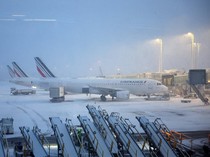 Badai Salju Kacaukan Transportasi AS, 14.000 Penerbangan Dibatalkan dalam 2 Hari