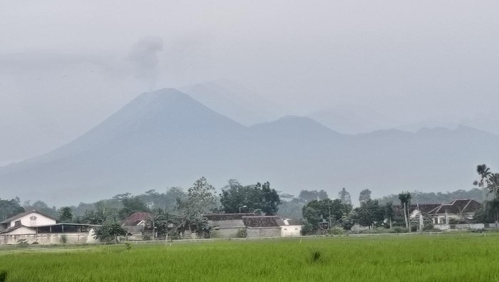 Status Siaga, Semeru 3 Kali Erupsi Pagi Ini