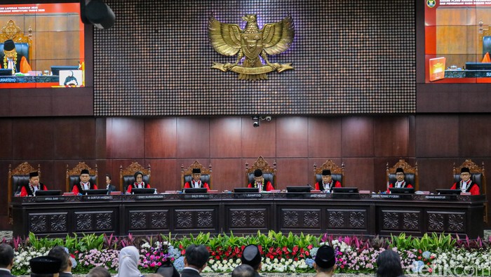 Sidang pleno penyampaian Laporan Tahunan Mahkamah Konstitusi (MK) Tahun 2025 sekaligus pembukaan Masa Persidangan Tahun 2026 digelar di Gedung Mahkamah Konstitusi, Jakarta, Rabu (7/1/2026).