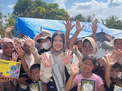 POV Tiara Andini Beri Bantuan dan Main Bareng Anak-anak Aceh Tamiang
