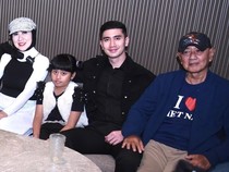 Venna Melinda Berduka, Lagi Liburan Dapat Kabar Ayah Meninggal