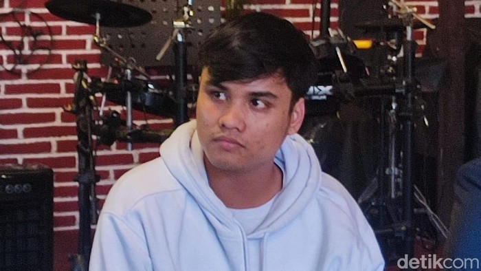 Pengakuan Ressa Rizky yang Mengaku Sebagai Anak Kandung Artis Denada