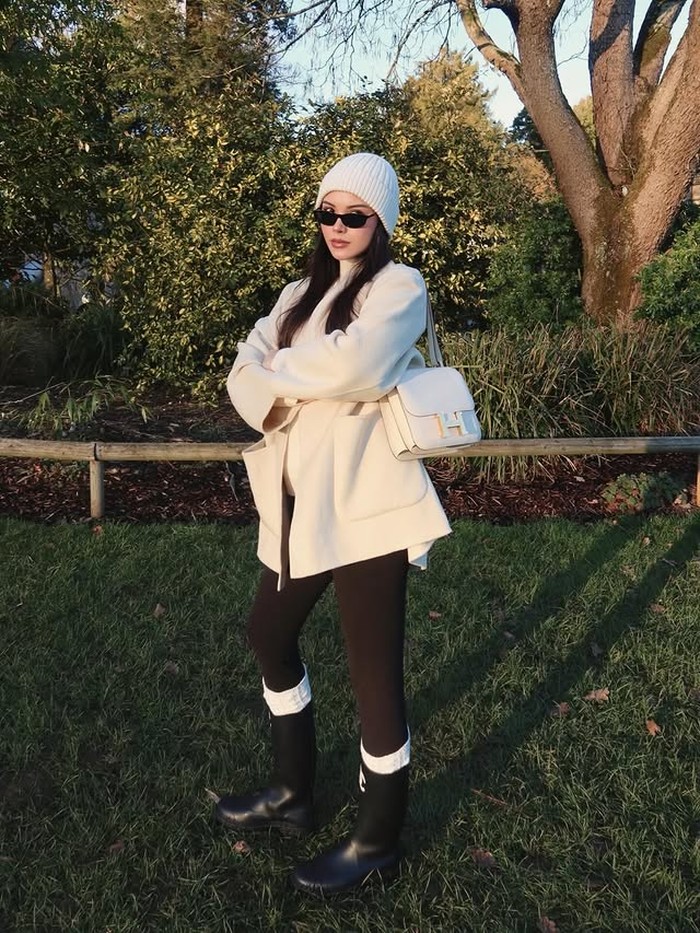 Alyssa Daguise dan Al Ghazali liburan di Inggris.