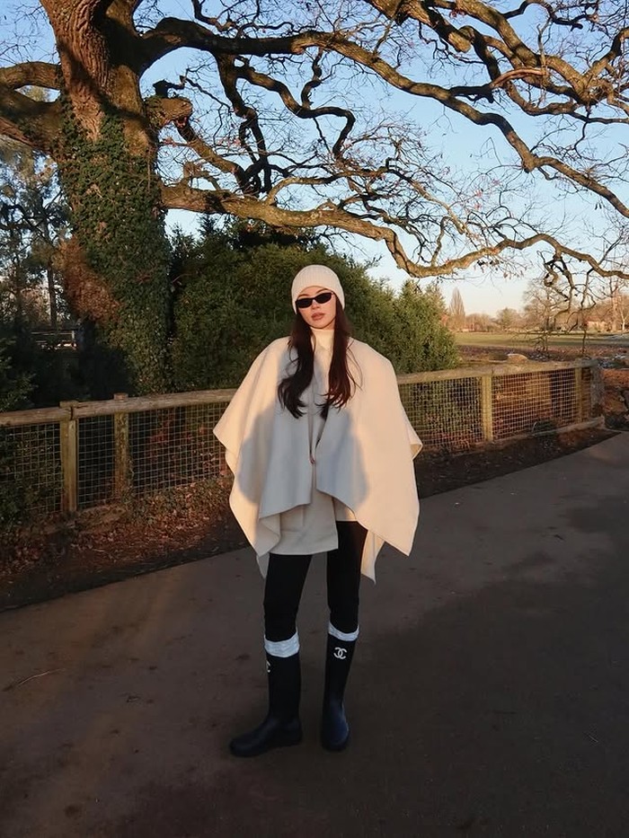 Alyssa Daguise dan Al Ghazali liburan di Inggris.