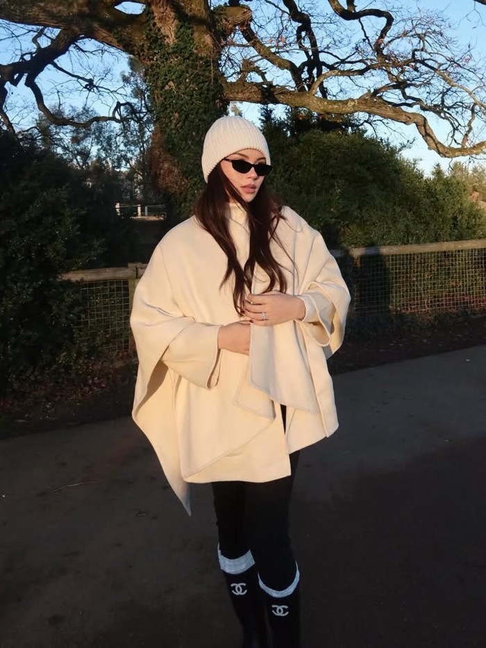 Alyssa Daguise dan Al Ghazali liburan di Inggris.