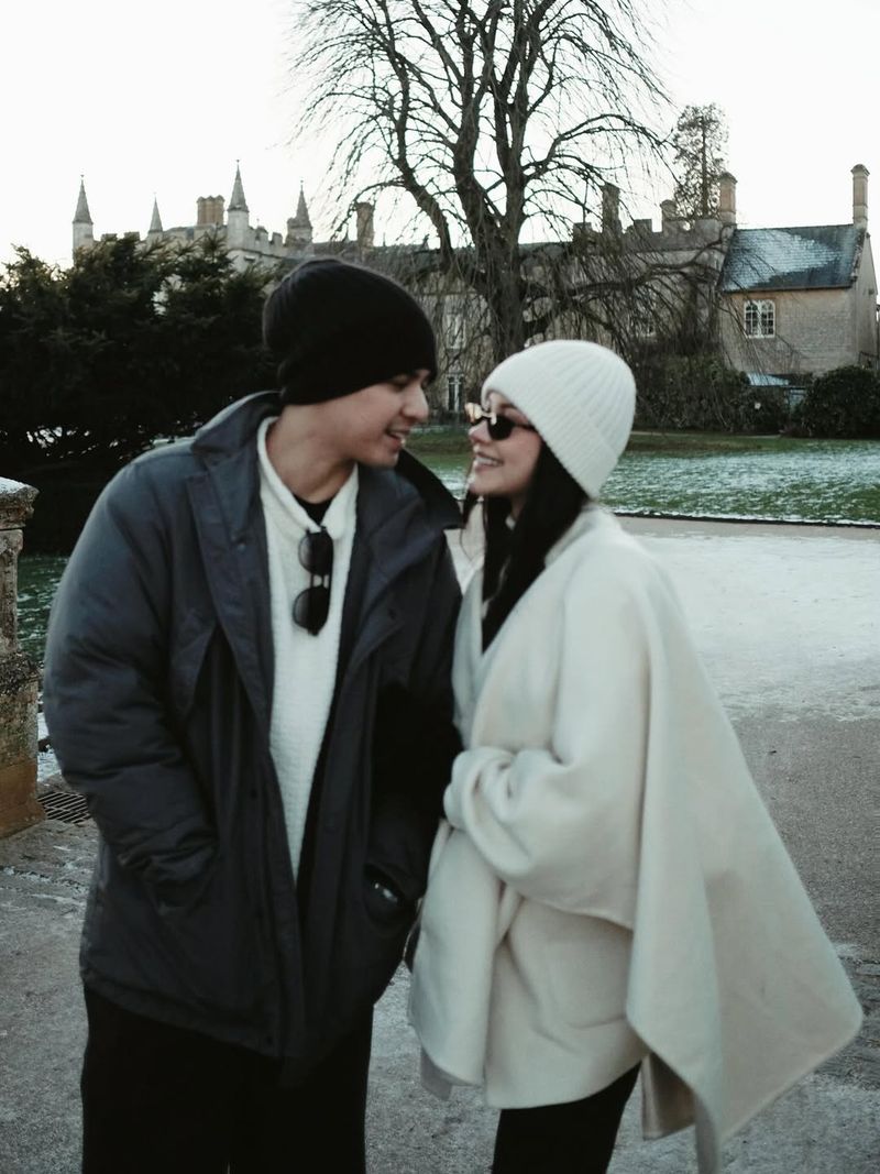 Alyssa Daguise dan Al Ghazali liburan di Inggris.