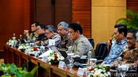 Program-program prioritas pemerintah juga disebut terlaksana dengan baik. Diharapkan, implementasi program tersebut mampu meningkatkan kesejahteraan masyarakat serta mendorong pertumbuhan ekonomi.