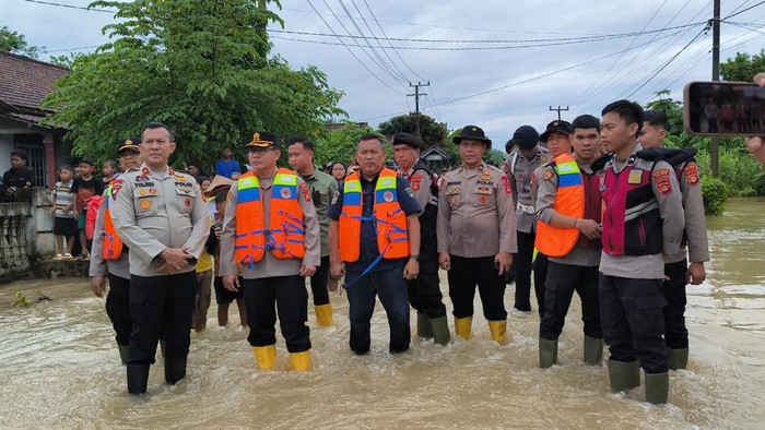 Banjir di OKU Timur imbas hujan deras sejak dini hari.