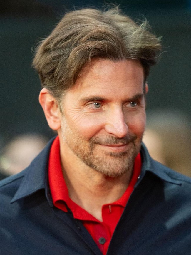 Foto: Transformasi Bradley Cooper Jadi Lebih Muda, Bikin Pangling Dikira Oplas