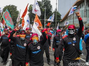 Buruh Gelar Demo di DPR dan Kemnaker Hari Ini, Tuntut Revisi UMP DKI-Jabar