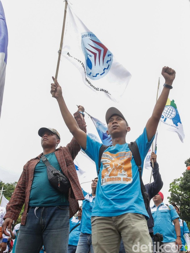 Buruh Demo Tolak UMP 2026, Minta Upah Layak