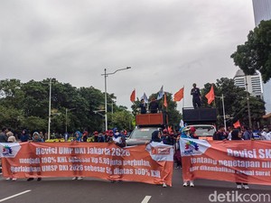 Buruh Mulai Padati Area Monas, Tuntut UMP Jakarta Naik!