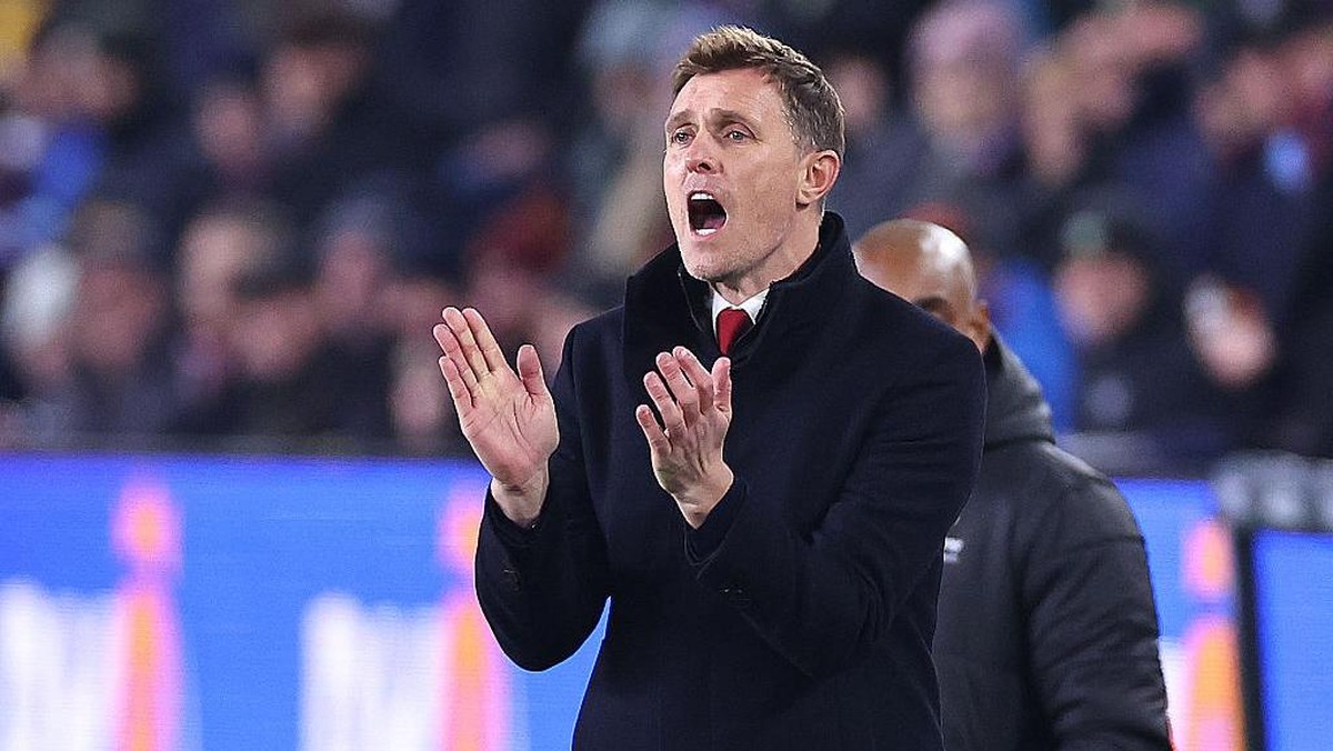 Pelatih interim Manchester United Darren Fletcher kecewa berat timnya cuma imbang 2-2 melawan Burnley (Foto: Getty Images/Robbie Jay Barratt - AMA)