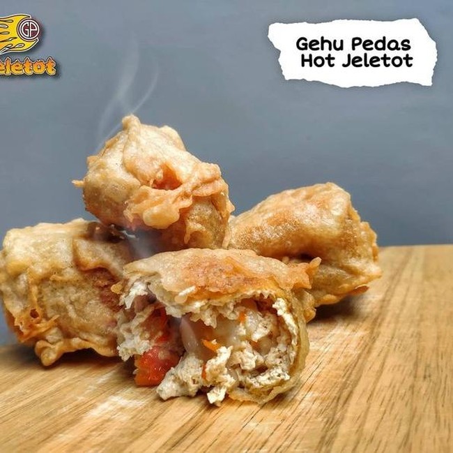 Nampol Banget! 10 Tahu Pedas Nikmat yang Padat Isian