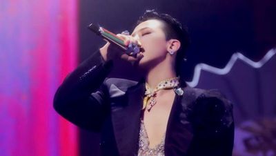 Gaya G-Dragon Pakai Bandana Mewah 209,71 Karat