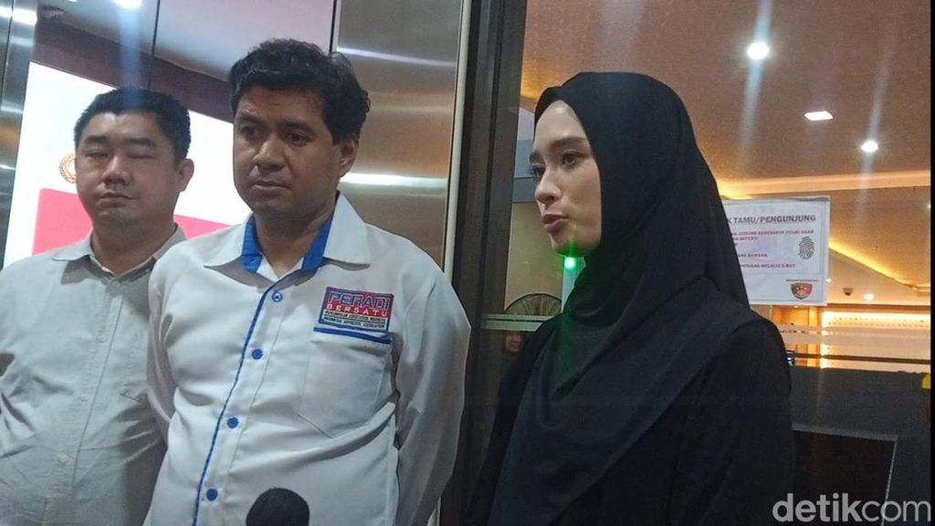 Inara Rusli Curhat Mau Damai dengan Wardatina Mawa, tapi Komunikasi Buntu