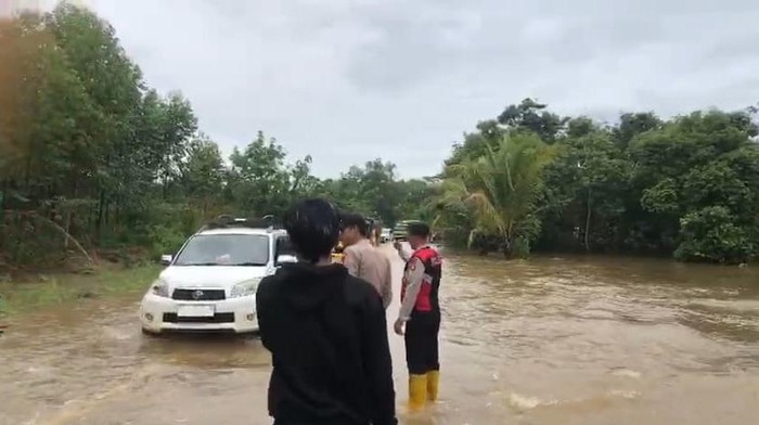 Jalan Lintas Musi Rawas-PALI tergenang banjir