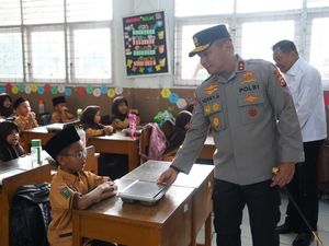 Pantau MBG di Sekolah, Kapolda Riau Beri Kabar Baik bagi Guru hingga Difabel