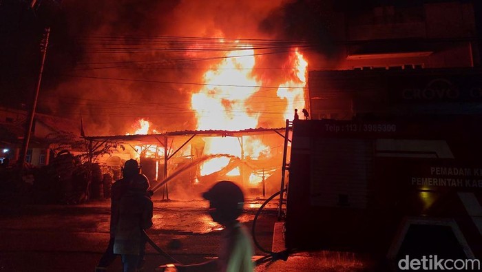 Penyebab Kebakaran Toko Ban di Gresik Diduga Pemilik Lupa Matikan Kompor