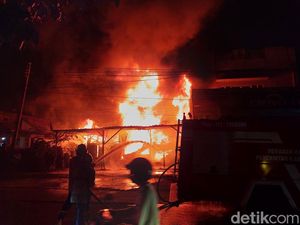 Penyebab Kebakaran Toko Ban di Gresik Diduga Pemilik Lupa Matikan Kompor