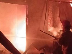 Toko Pengecatan Suku Cadang Sepeda Motor di Bogor Kebakaran