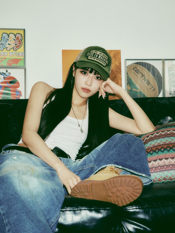 Foto member girlband Lovelyz Lee Mijoo yang kini gabung ke manajemen AOMG.