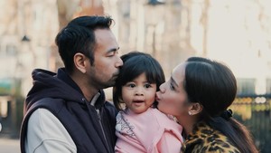 8 Gaya Lily Anak Raffi-Nagita, Dress Fendi Hingga Tas Dior Curi Atensi