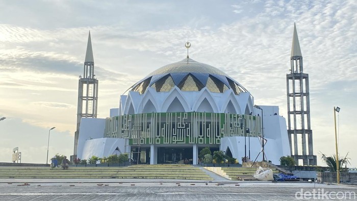Kontraktor Menara Masjid Terapung Parepare Kena Denda Rp 820 Ribu Per Hari