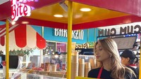 Oh ya, Petit Bite milik Minbite ini juga pernah hadir di berbagai festival kuliner. Warna gerobaknya yang mencolok menarik perhatian dan pilihan cookies-nya disukai banyak orang. Foto: Instagram/@yourminbite