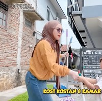 Di usianya yang baru 3 tahun, Moana sudah memiliki kos-kosan sendiri. Kos-kosan tersebut merupakan warisan dari sang bunda, Ria Ricis. Foto: YouTube/Ricis Official