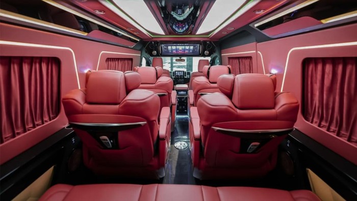 Modifikasi interior Toyota Hiace oleh Hardy Classic