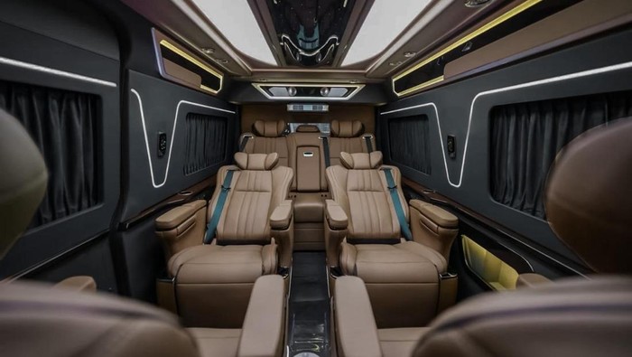 Modifikasi interior Toyota Hiace oleh Hardy Classic