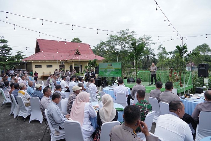 Momen Pidato Kapolda Riau Sampaikan Pesan Presiden Disambut Kicauan Burung