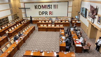 Komisi III DPR Sepakat Kedudukan Polri Tetap Berada di Bawah Presiden