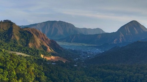 Pemandangan bukit di Kecamatan Sembalun, Lombok Timur, NTB, Rabu (7/1/2026). (Sanusi Ardi W/detikBali)