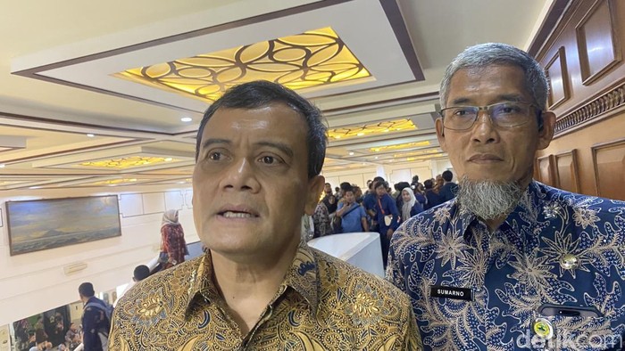 Gubernur Jateng, Ahmad Luthfi di Gedung Gradhika Bhakti Praja, Kecamatan Semarang Selatan, Selasa (8/1/2026).